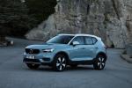 Volvo XC40 D4 Momentum 2017 года (WW)